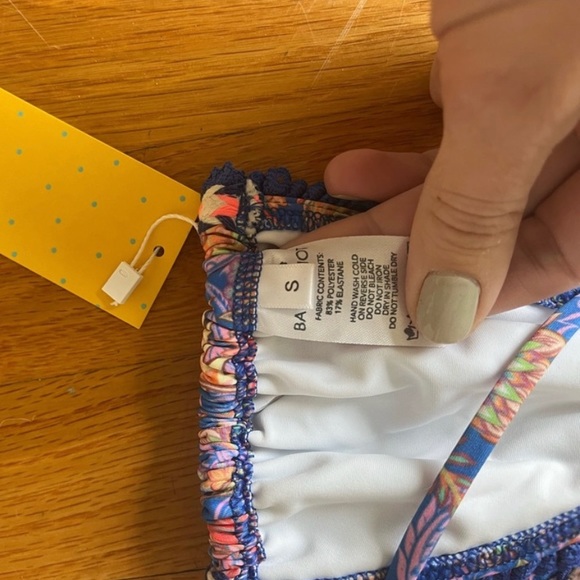 BNWT Bananhot Spring Bikini Top size Small - Picture 5 of 6